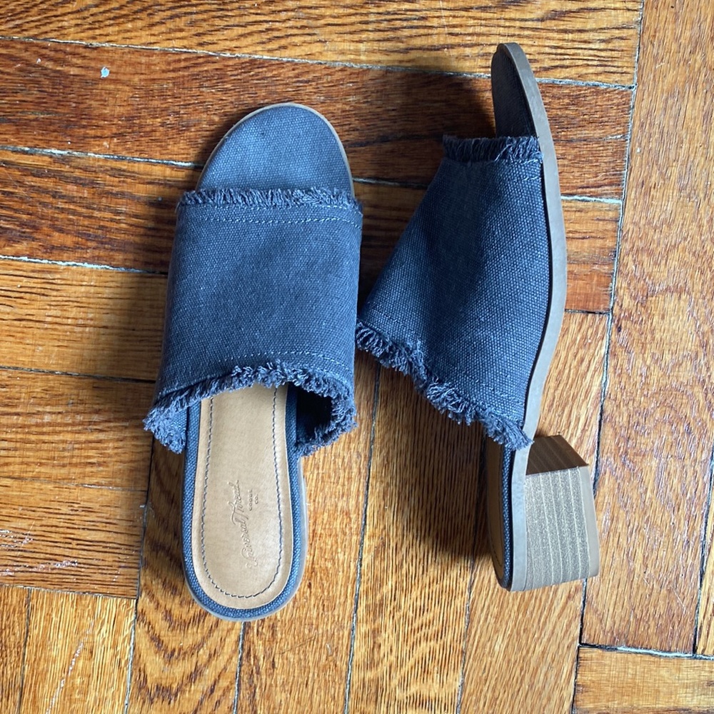 NWOB - Charcoal Grey Slides